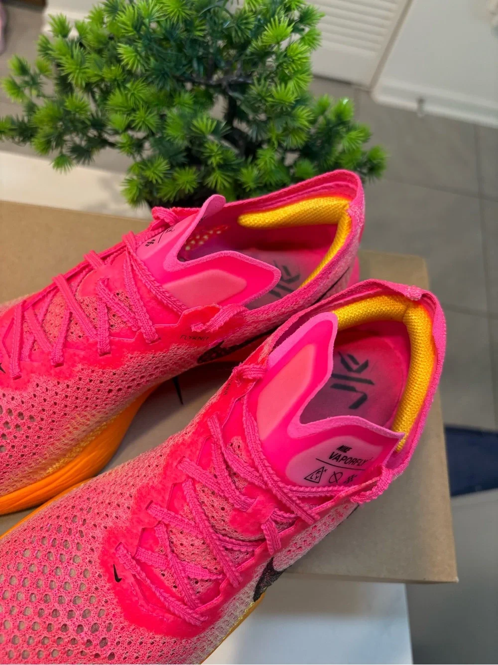 Nike Women's ZoomX Racing Shoe - Bright Pink/Orange